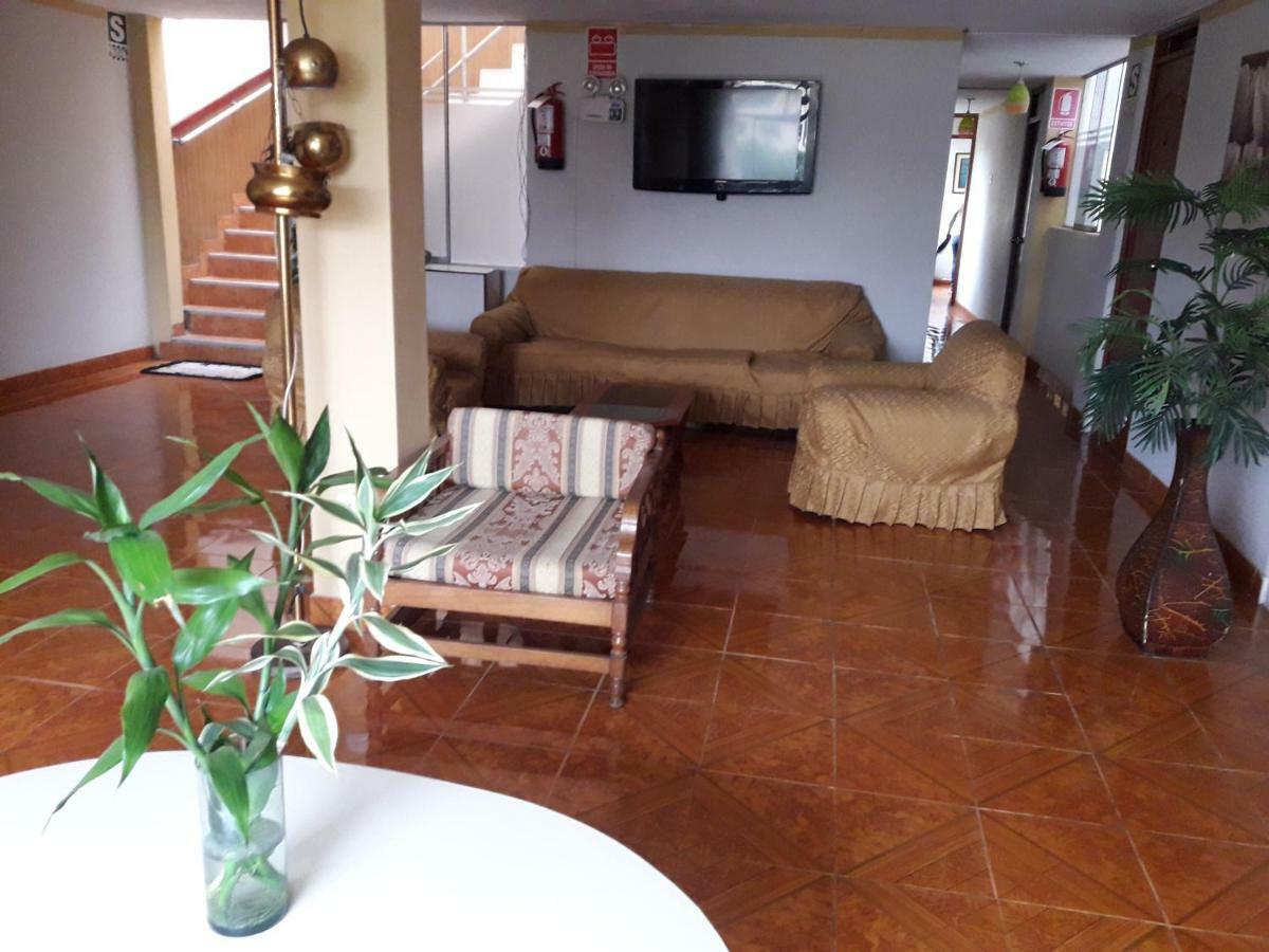 Hostal Turistico El Cajamarquez ลิมา ภายนอก รูปภาพ